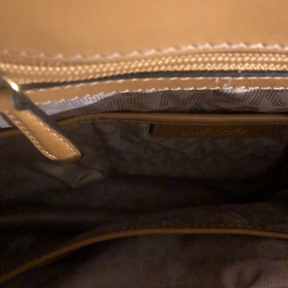 MICHAEL KORS LEATHER BACKPACK 12 x 12 - Picture 4 of 6